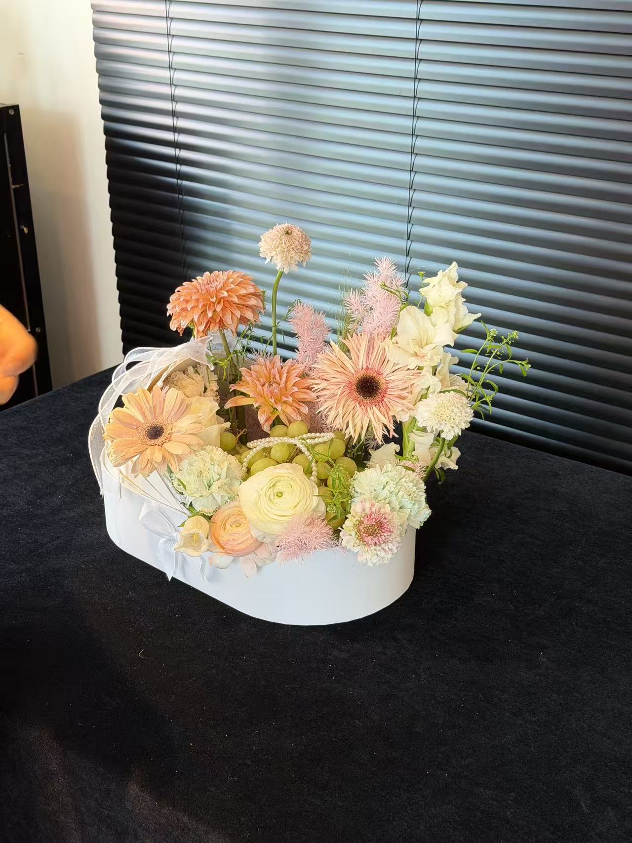 白色花果礼篮